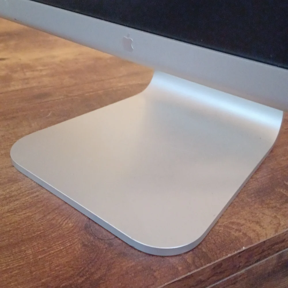 ​Classic Apple Cinema Display (20-inch)